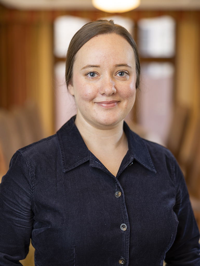 Annie Thompson headshot