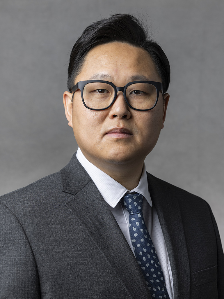 headshot of jihun moon