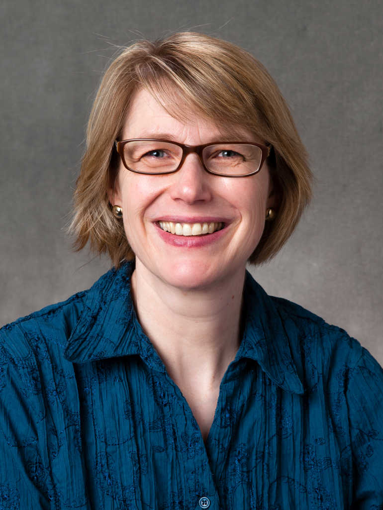 Kelli Larson Headshot