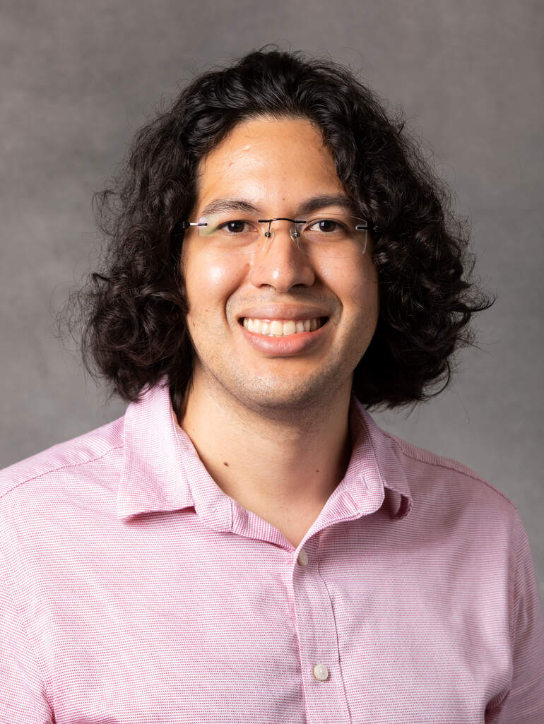 Alex Barrios Headshot