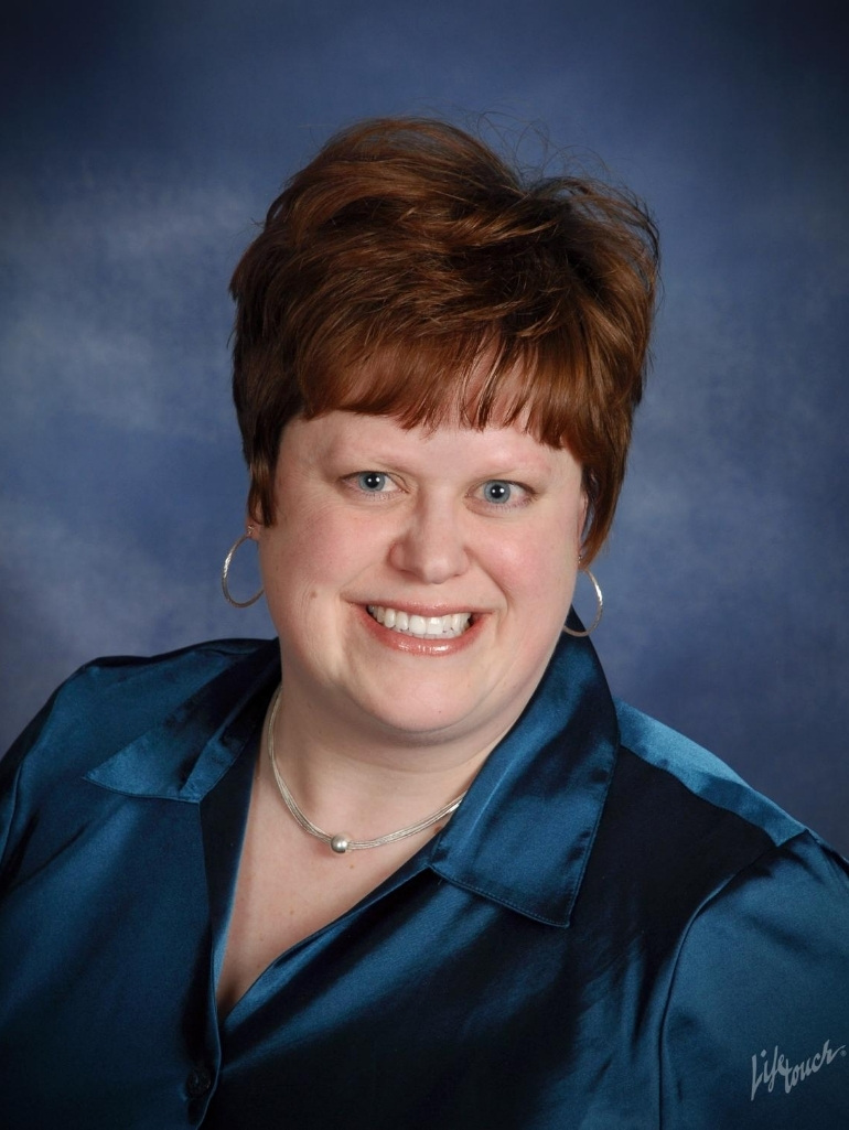 Mindy Eschedor Headshot